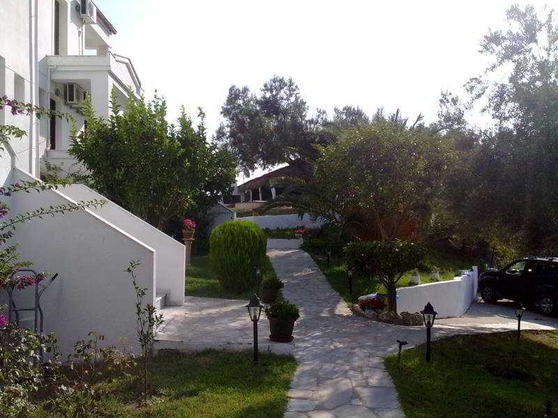 Zephyros Aparthotel Polychrono Exterior foto